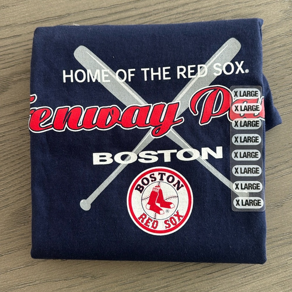 Boston Red Sox T-Shirt Mens XL Blue Short Sleeve Crewneck NWT Never unfolded